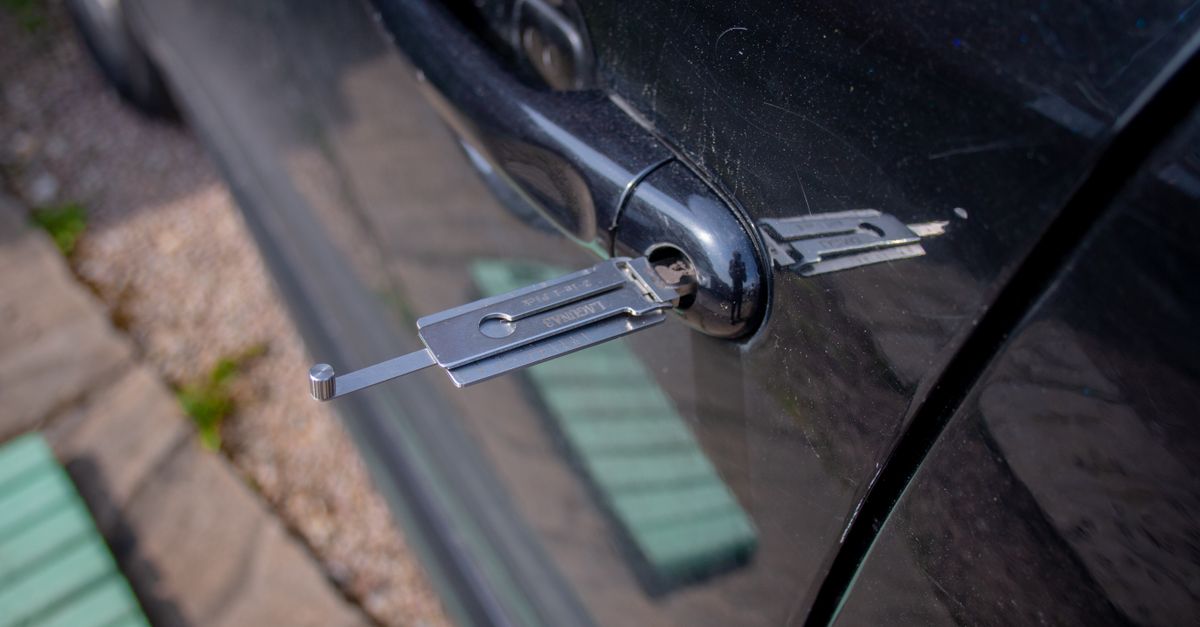 Nissan car key fob — College Point Locksmith