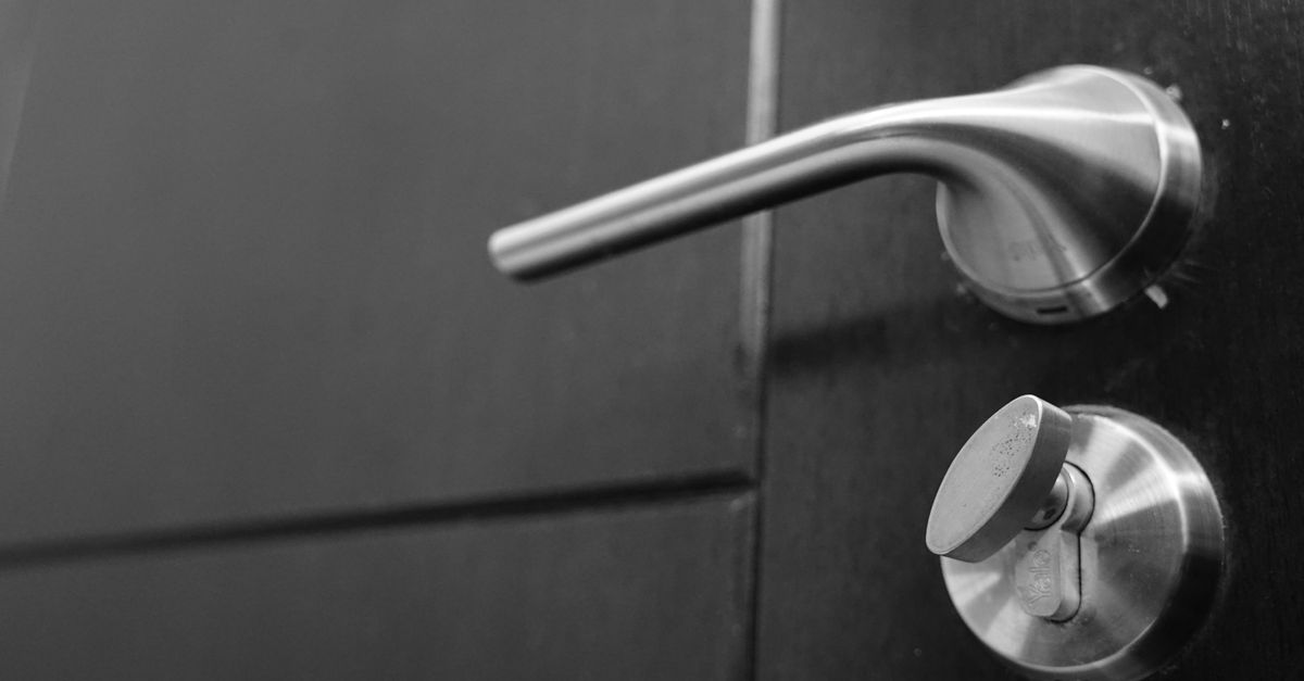 How Much Does an Emergency Locksmith Cost Near Me? — College Point Locksmith