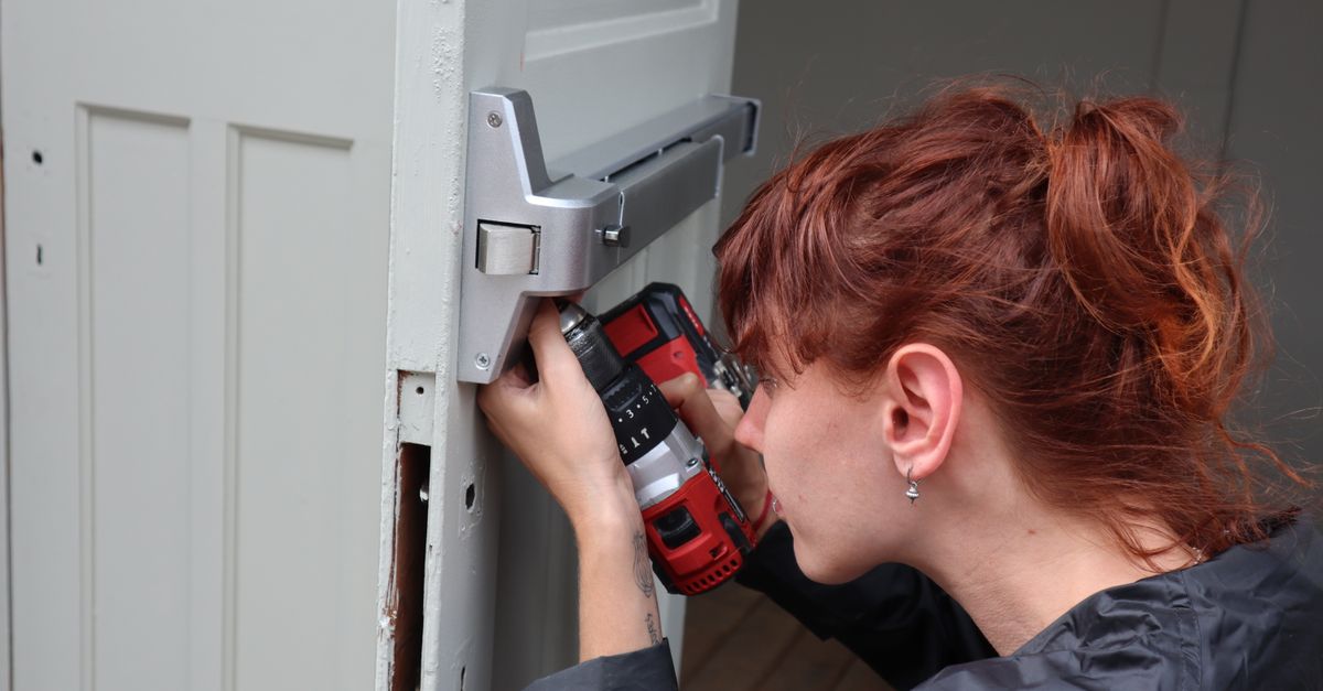 How Much Does a Locksmith Charge Per Hour in Queens? — College Point Locksmith
